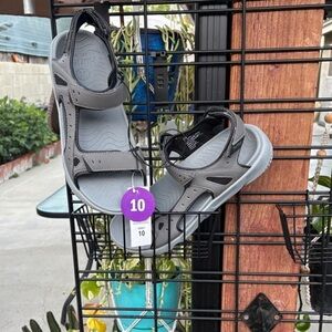 NWT Hurley Women’s Black and Gray Sandals